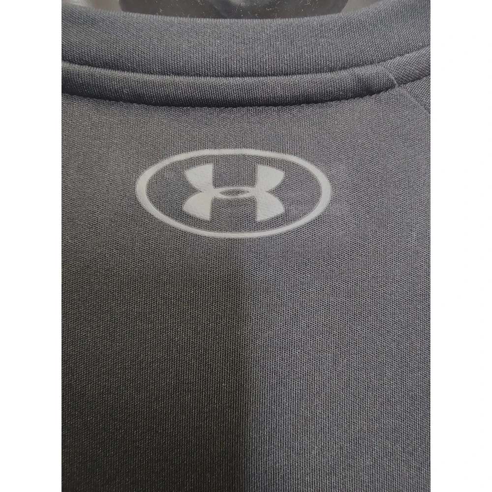 Under Armour black tshirt loose‎ Adult Medium